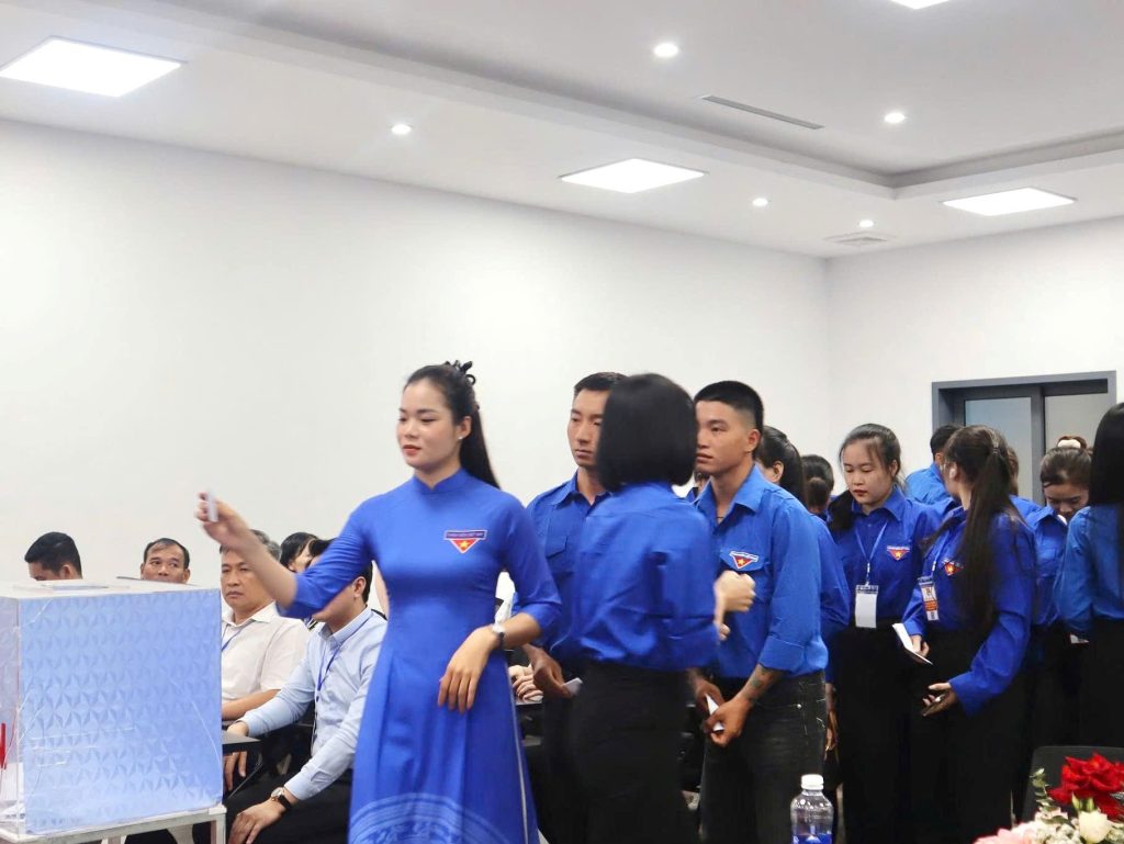 Dai hoi chi doan lan thu IV - 15